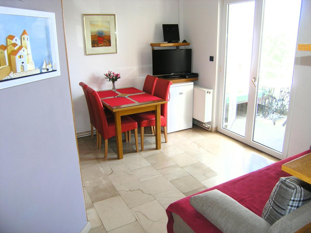 Apartments Oribella Крк Экстерьер фото