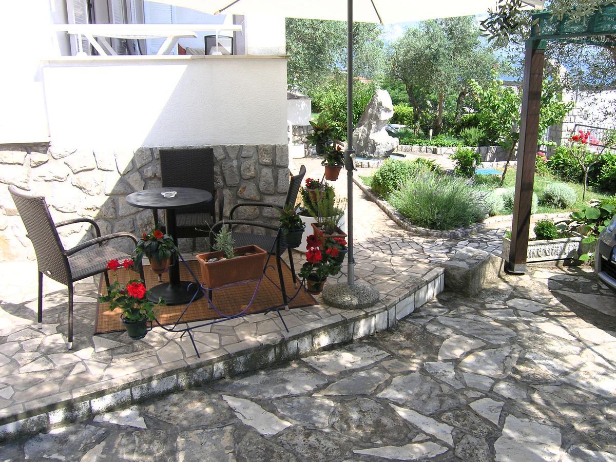 Apartments Oribella Крк Экстерьер фото