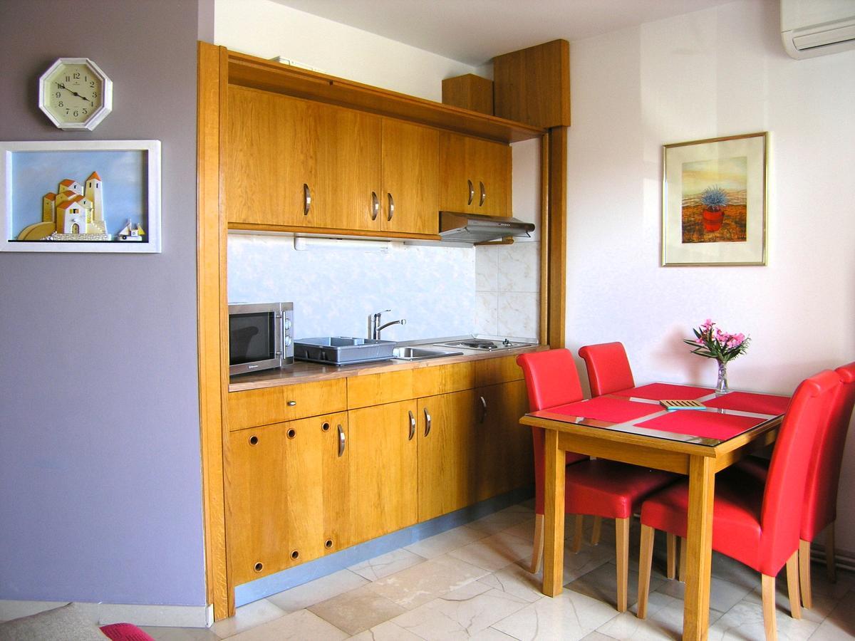 Apartments Oribella Крк Экстерьер фото